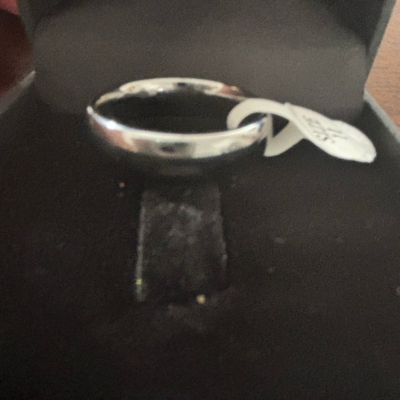 Men’s Size 11 titanium (2) and sterling silver (1) rings - Picture 5 of 7